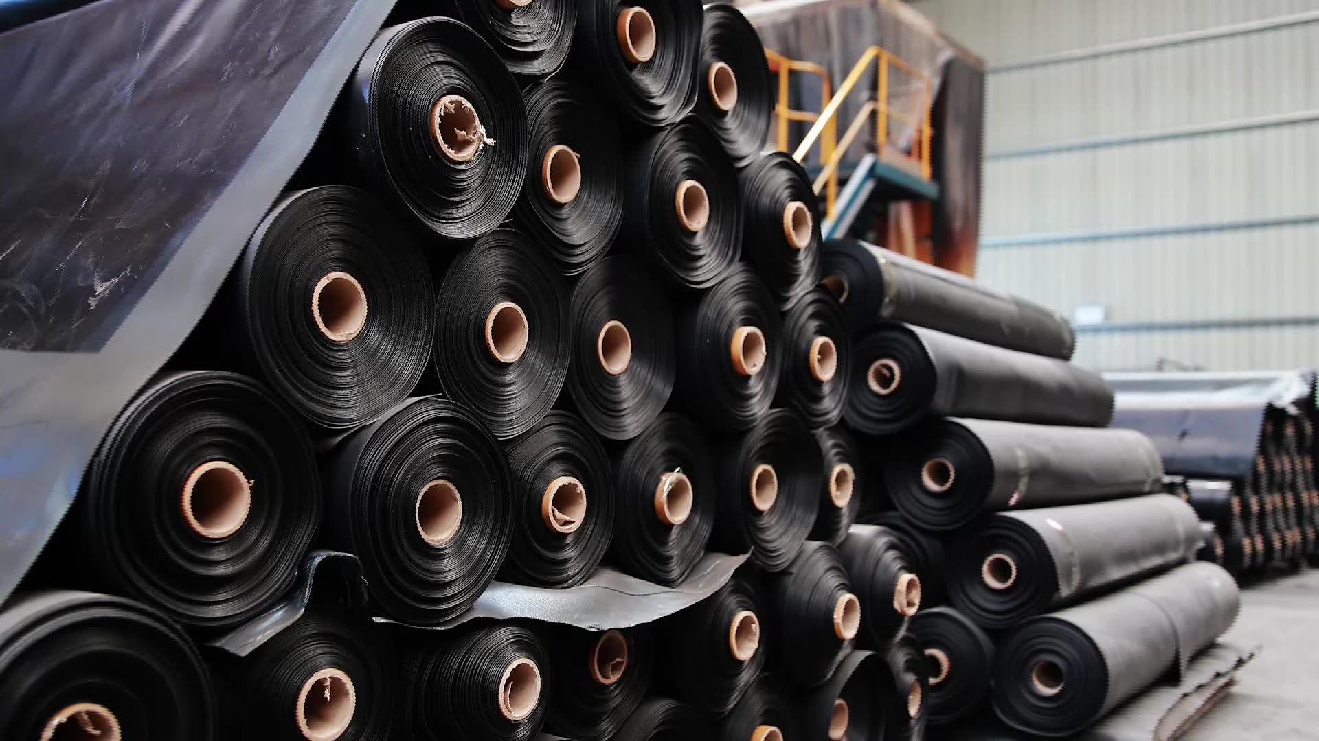 Пленка для пруда Firestone EPDM мембрана PONDGARD (США), толщина 1.02 мм, ширина 4.88 метра